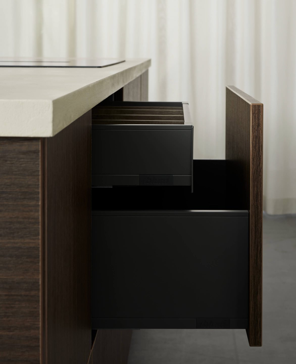 Öppen kökslåda i Ek - rökt