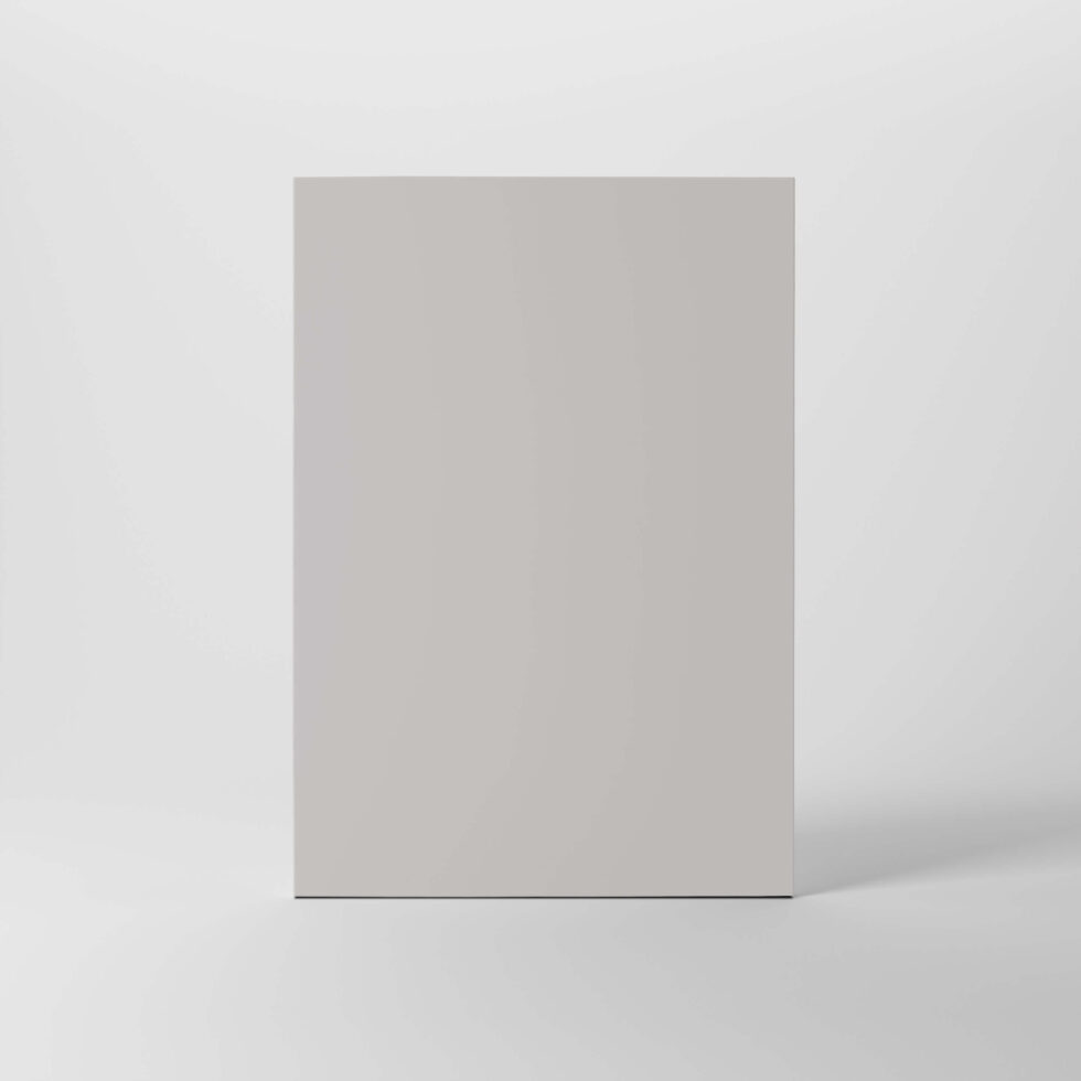 Grå slät kökslucka i färgen Ostron