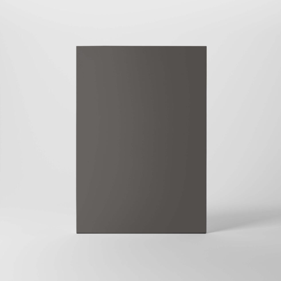 Varm mörkgrå slät kökslucka i färgen Umbra